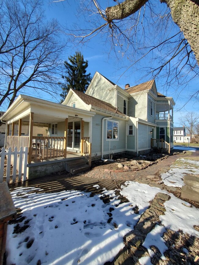 Building Photo - Four bedroom in Historical Franklin
