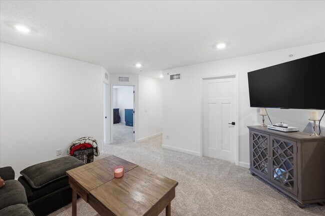 Building Photo - 14933 Archdale Ln