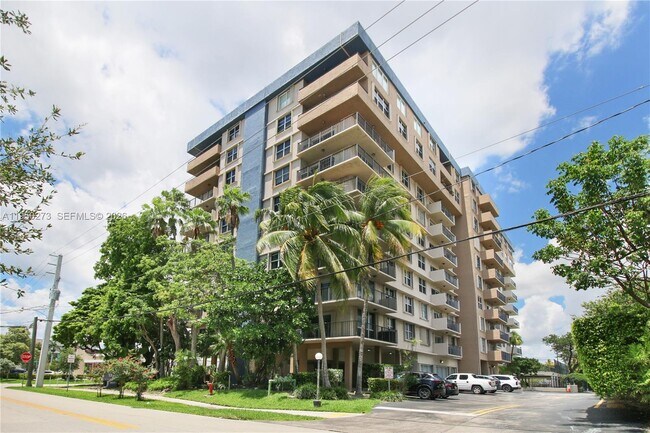 Building Photo - 1625 SE 10th Ave