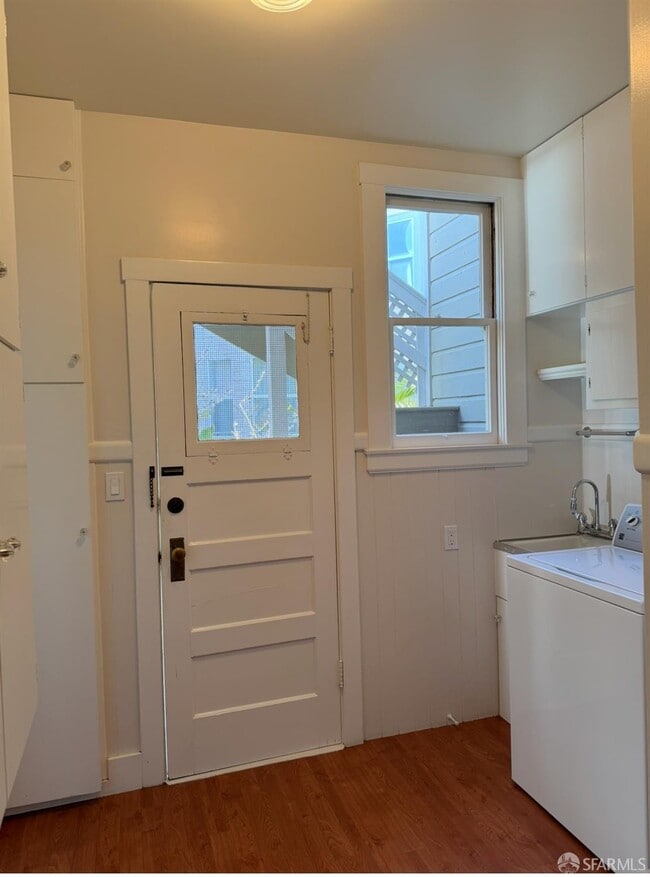 Building Photo - 1218 17th Ave