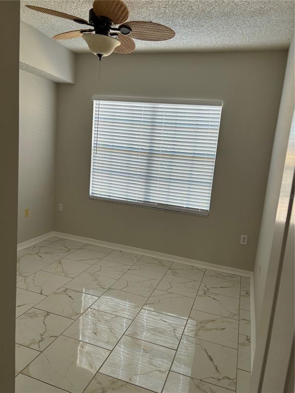 Building Photo - 5552 Bentgrass Dr