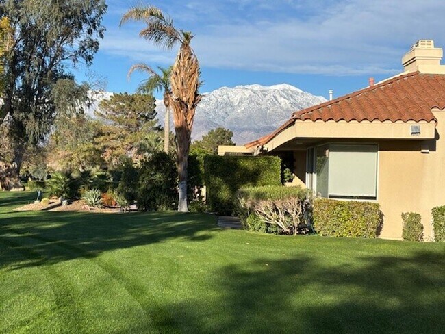 Building Photo - 3 Bedroom 2 Bath Short Term Rental August through October