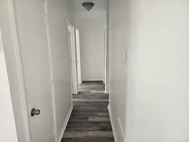 Building Photo - 39 Simonds Dr