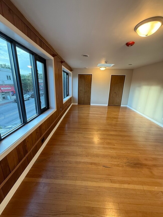 Building Photo - 33 N Cass Ave