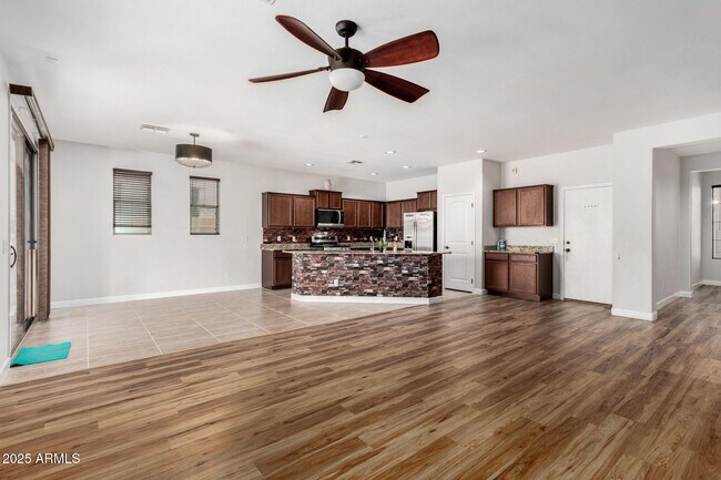 Building Photo - 82 W Aster Dr