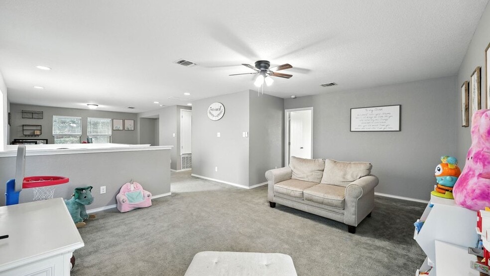 Building Photo - 208 Gatewood Clf