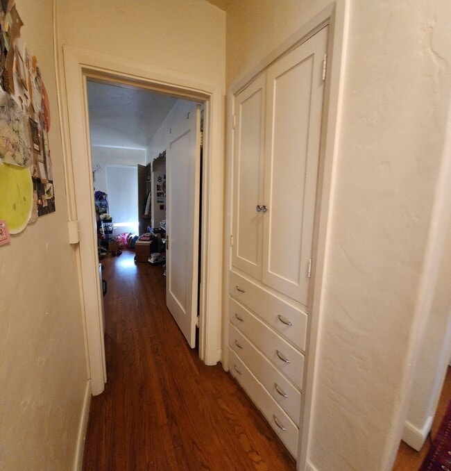 Building Photo - 7 Bedroom 3 bath home close to POLY!!!!