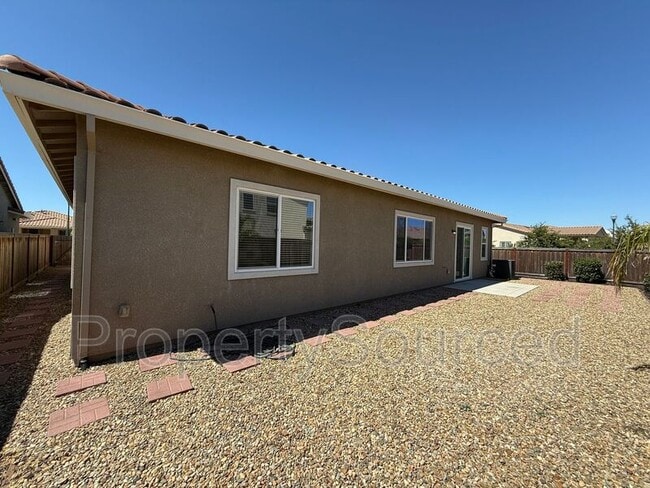 Building Photo - 614 Madrone St