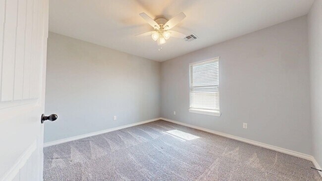 Building Photo - 12580 NE Meers Porter Hill Rd