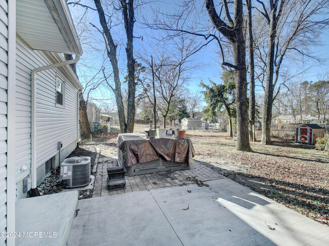 Building Photo - 18 Blue Spruce Dr