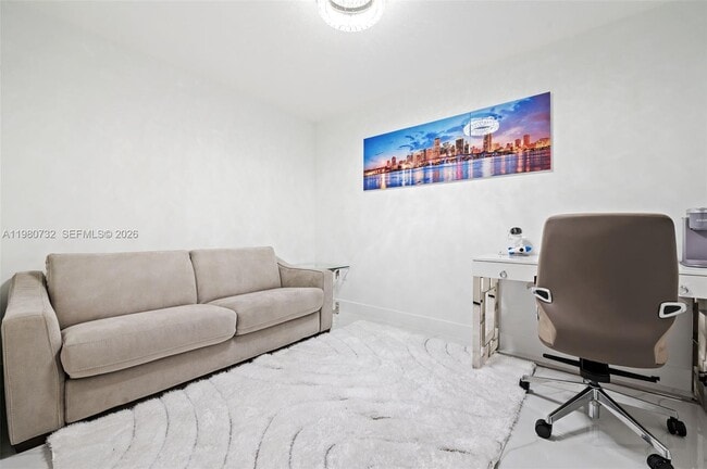 Building Photo - 700 NE 24th St