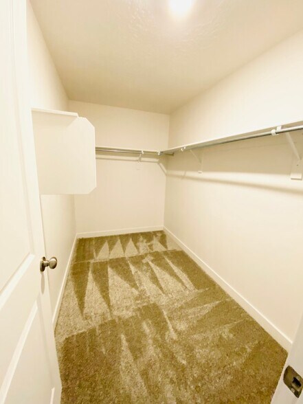 Building Photo - 7397 S Olivine River Ln