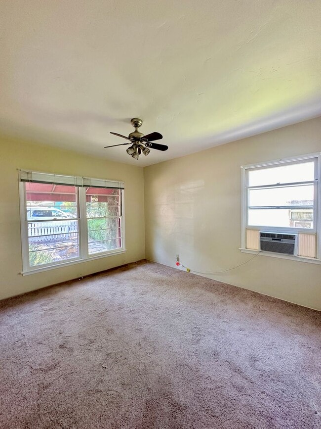 Building Photo - Charming 2 Bedroom Cottage in the Heart of Downtown Paso Robles! AVAILABLE July 1st, 2026 **DO NO...