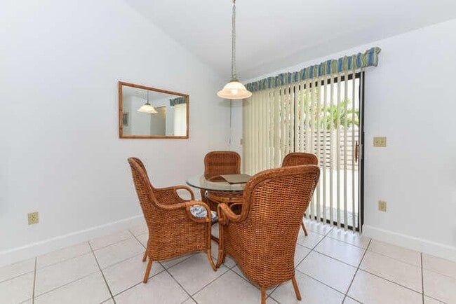 Building Photo - 1801 S US Hwy 1