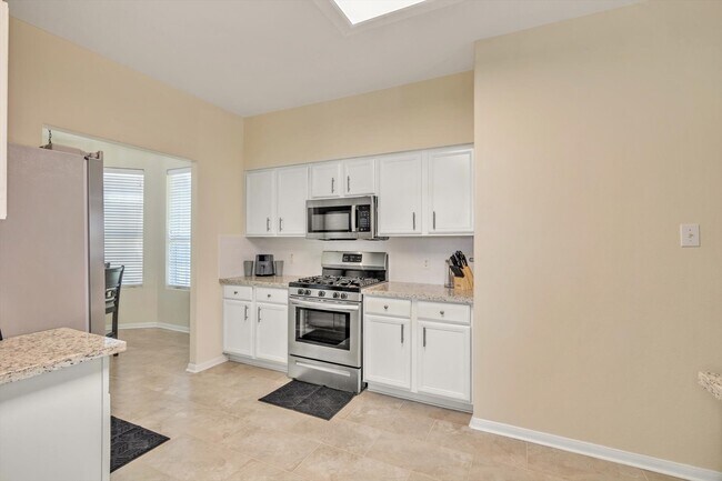 Building Photo - 1722 Sun Point Court