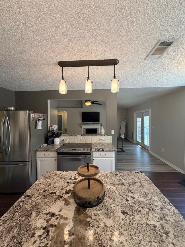 Building Photo - 205 Villacrest Dr