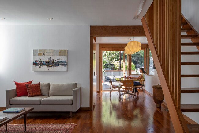 Building Photo - 10424 Hebron Ln