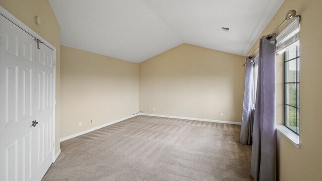 Building Photo - BEAUTIFUL HOME IN THE GLEN COVE AREA  OF VALLEJO WITH VIEWS OF THE BAY