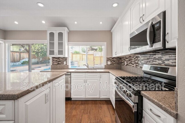 Building Photo - 24576 Jacarte Dr