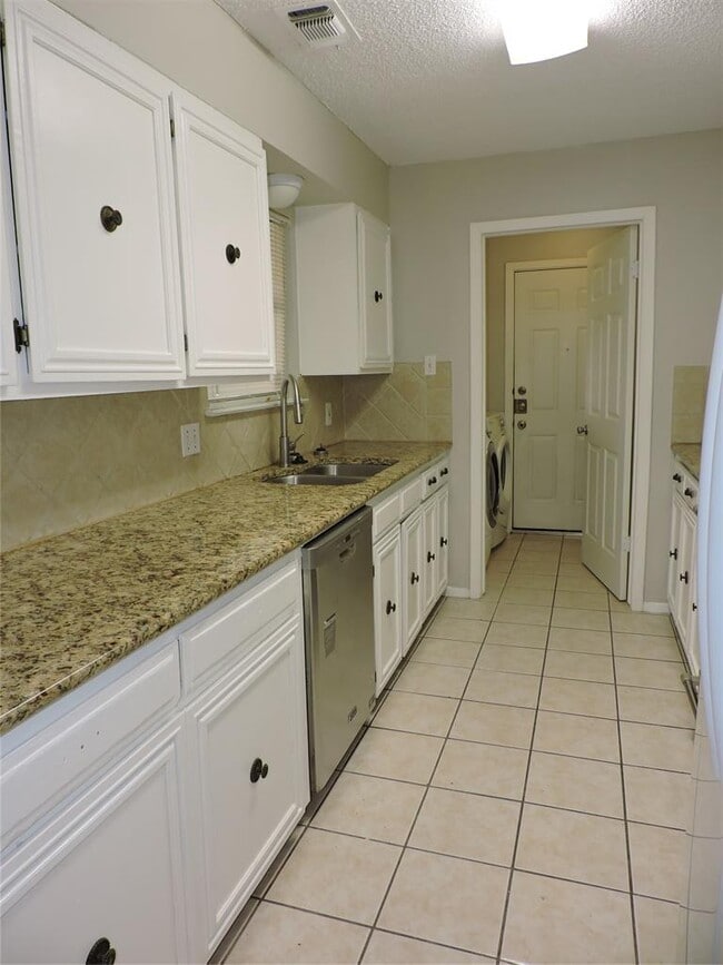 Building Photo - 8509 Fathom Cir