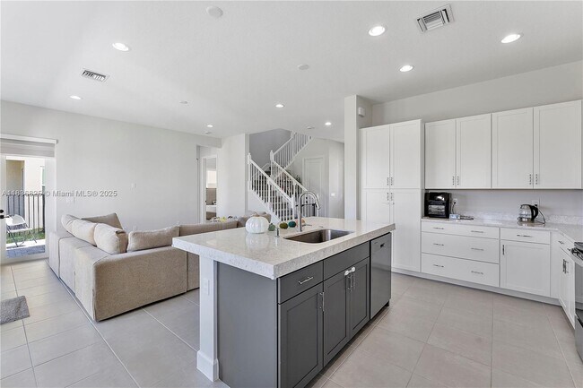 Building Photo - 14458 Spruce Pne Dr