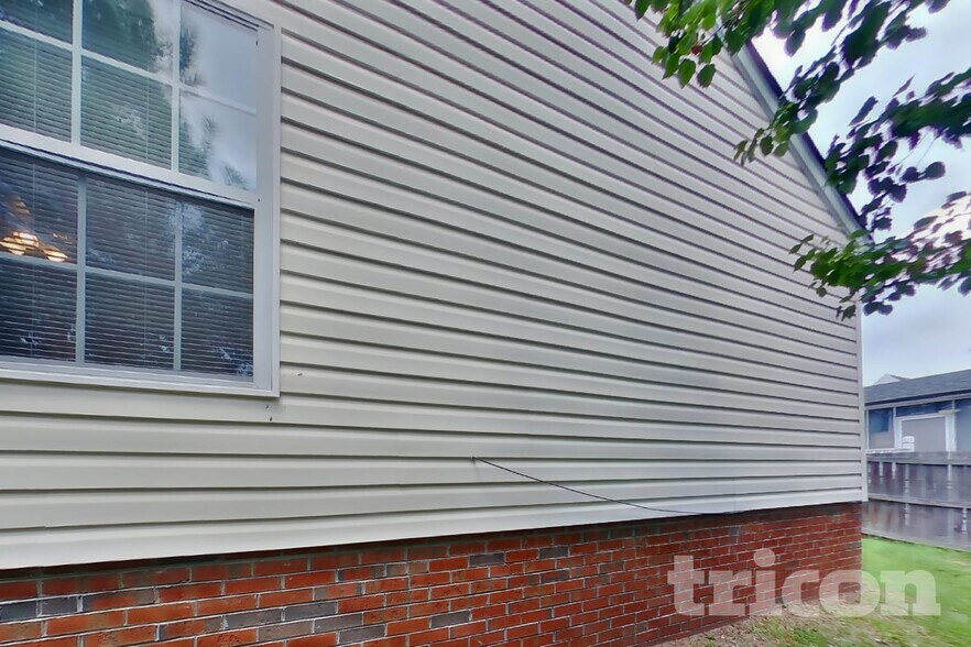 Building Photo - 120 Oakbrook Village Rd