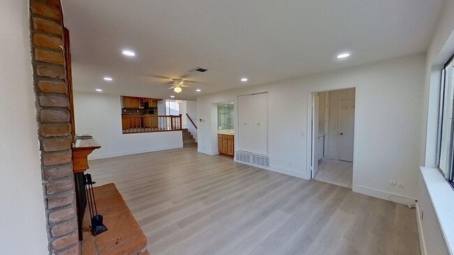 Building Photo - 5913 E Tiber Dr