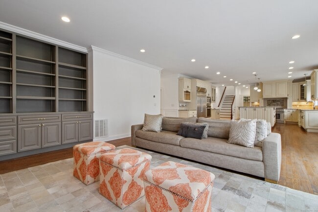 Building Photo - 57 Overbrook Dr