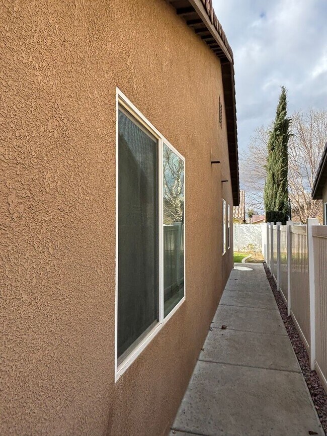 Building Photo - 14802 Yellow Lupine Dr