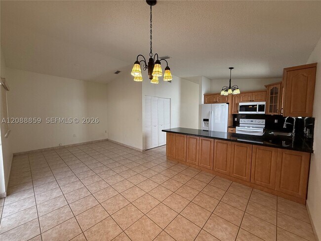 Building Photo - 3559 W 71st Terrace