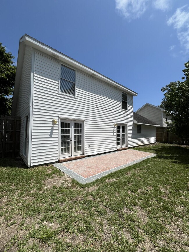 Building Photo - 420 Bristol Cove Rd