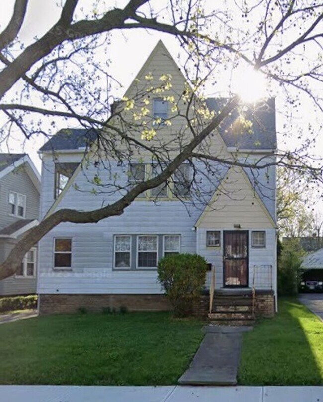 Building Photo - 3863 E 154th St