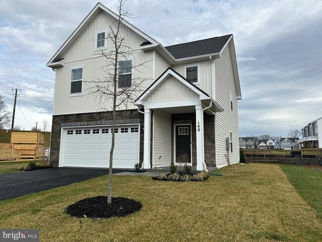 Building Photo - 140 Wappinger Ter