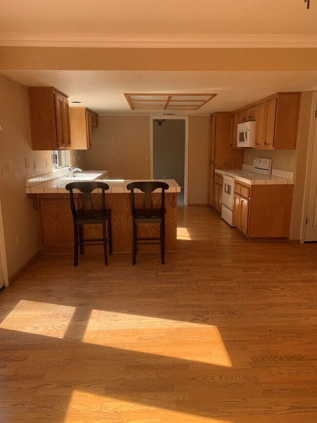 Building Photo - 5828 Laguna Vale Way