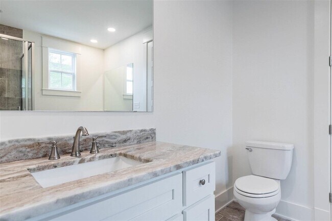 Building Photo - 414 Traditions Blvd