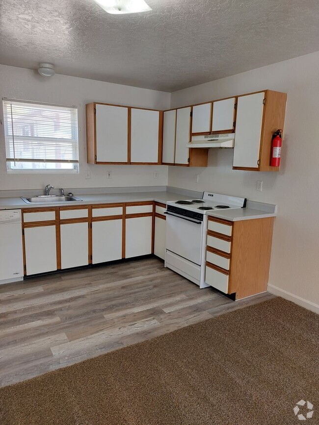 Building Photo - (2115 9th Ave)