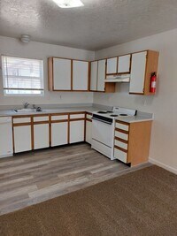 Building Photo - (2115 9th Ave)