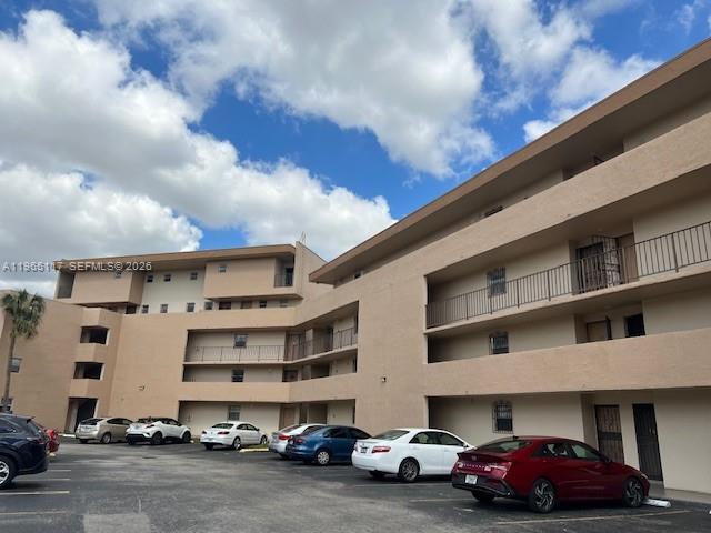 Building Photo - 8897 Fontainebleau Blvd