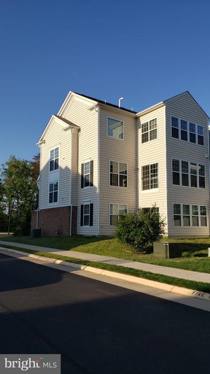 Building Photo - 43567 White Cap Terrace