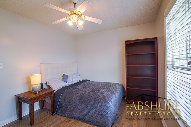 Building Photo - 7604 Lilly Pond Ln