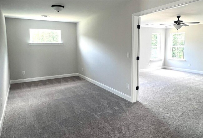 Building Photo - 4385 Easter Lily Ave