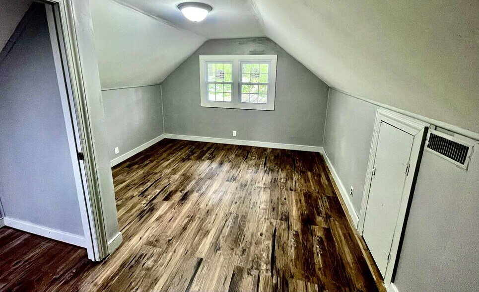 Bedroom 3 - Pic 1 - 3801 Seaford Rd