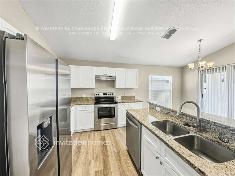 Building Photo - 2515 Clareside Dr