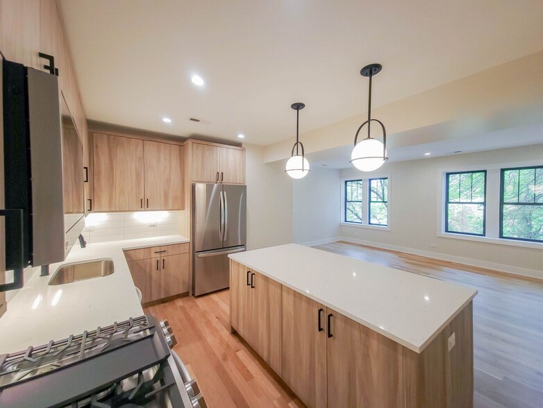 Building Photo - 4853 N Seeley Ave