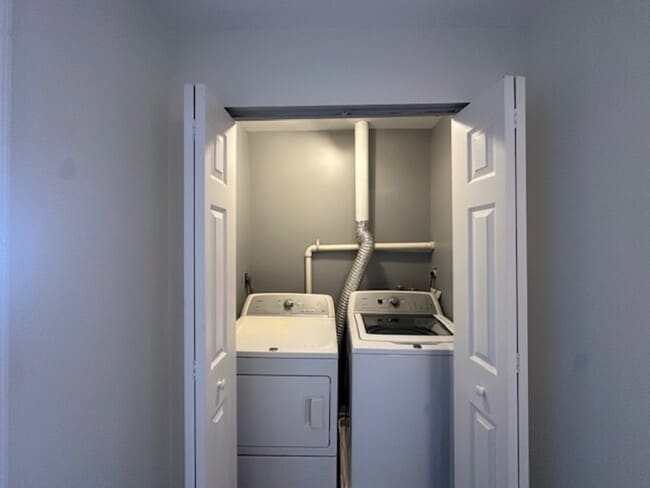 Building Photo - 1127 Cleveland St