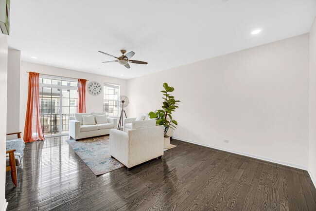 Building Photo - 57 Margaret Dr