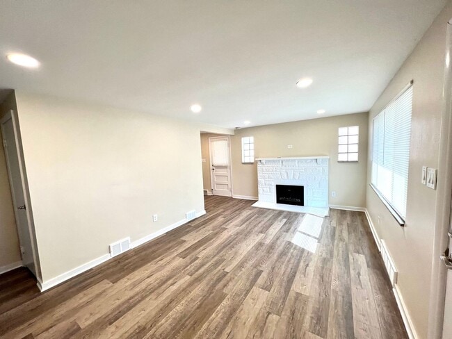 Building Photo - Fantastically updated three bedroom two bath house in the heart of Dormont