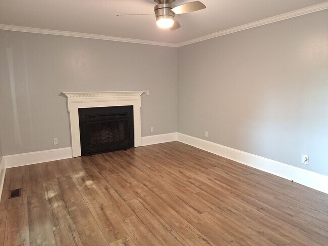 Building Photo - 212 Earle Ct
