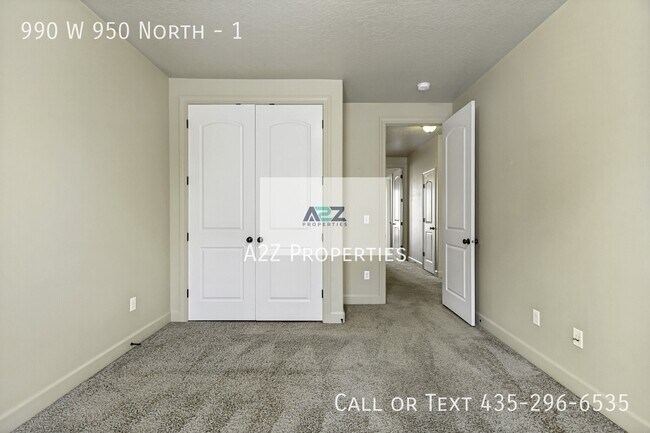 Building Photo - 990 W 950 N