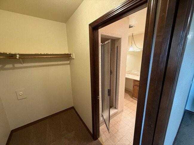 Building Photo - 1150 NW Sunnywood Ct